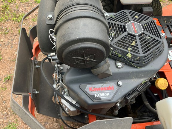 2024 Husqvarna Z554L Mower/Zero Turn