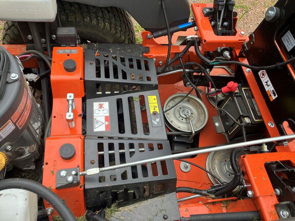 2024 Husqvarna Z554L Mower/Zero Turn