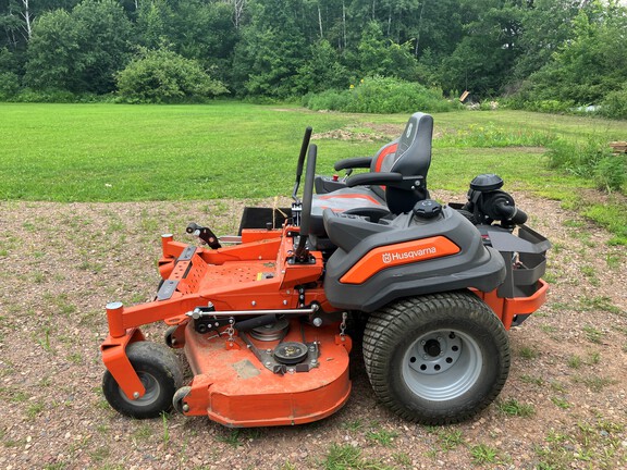 2024 Husqvarna Z554L Mower/Zero Turn