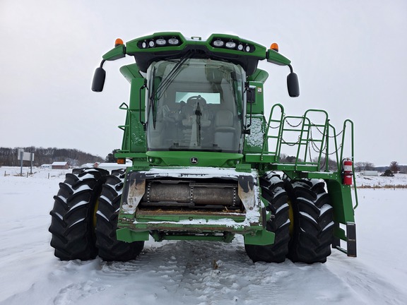 2014 John Deere S670 Combine