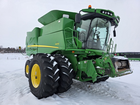 2014 John Deere S670 Combine