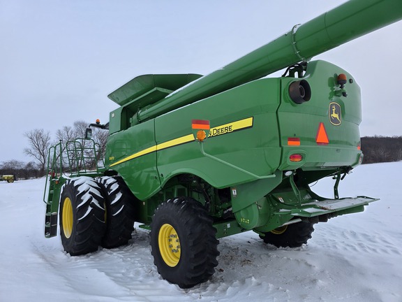 2014 John Deere S670 Combine