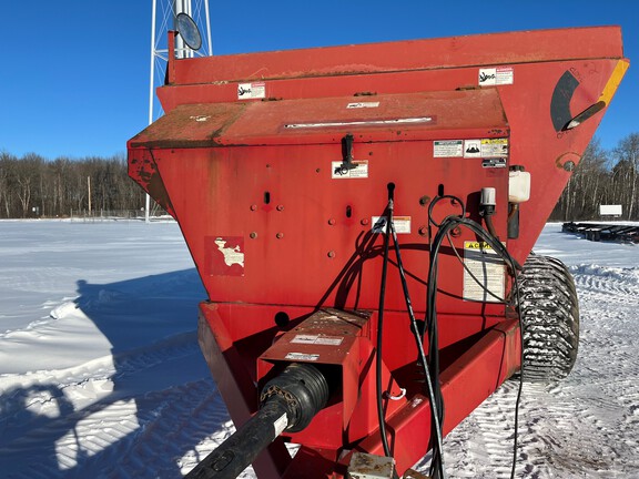 2015 Meyers 8720 Manure Spreader