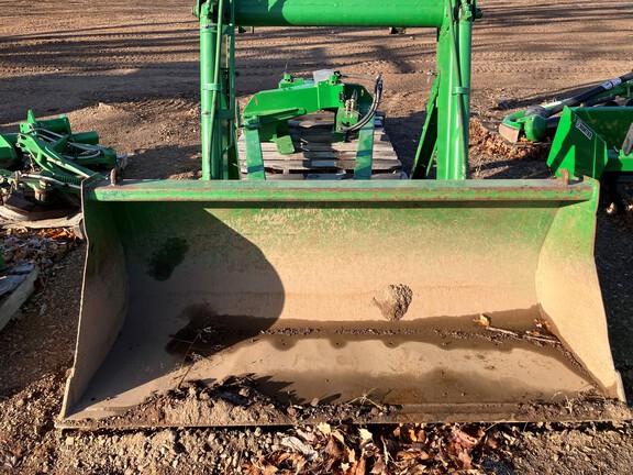 1997 John Deere 640 Loader
