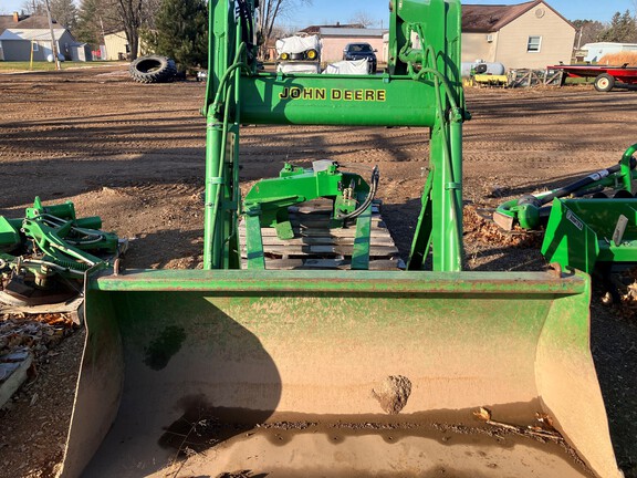 1997 John Deere 640 Loader