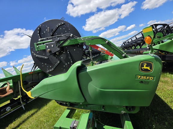 2019 John Deere 735FD Header Combine