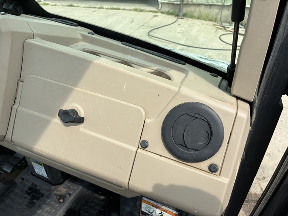 2020 John Deere XUV 835R ATV