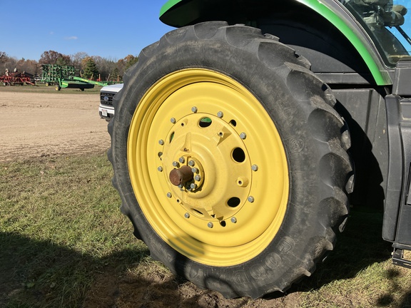 2012 John Deere 7200R Tractor