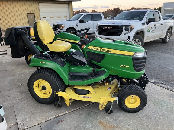 2015 John Deere X734 Garden Tractor