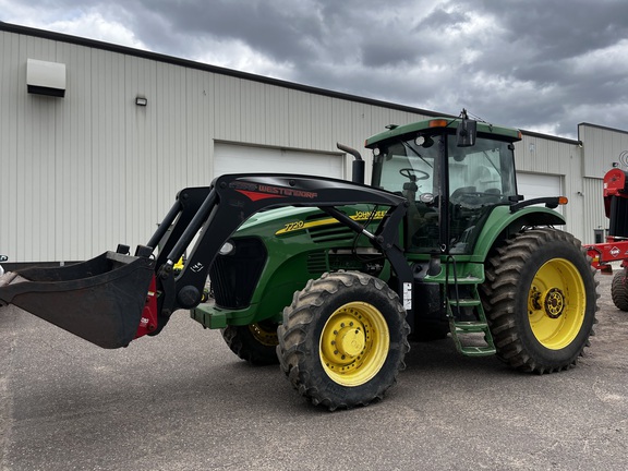 2005 John Deere 7720 Tractor