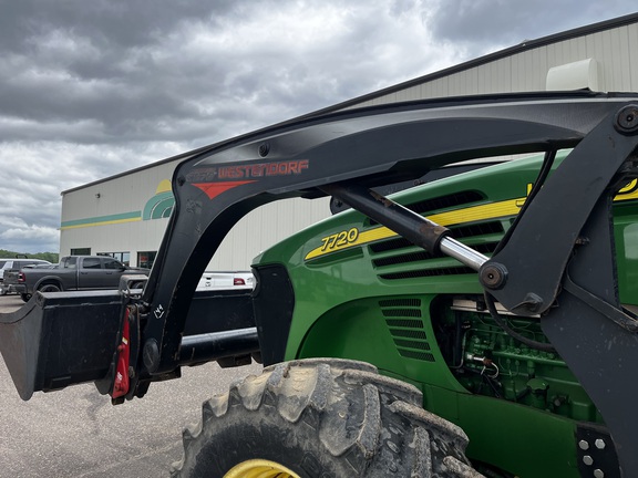 2005 John Deere 7720 Tractor