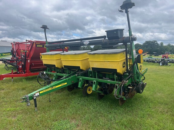 2006 John Deere 1750 Planter