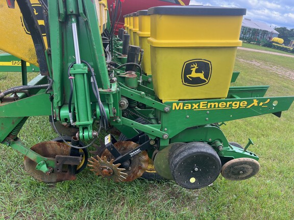 2006 John Deere 1750 Planter