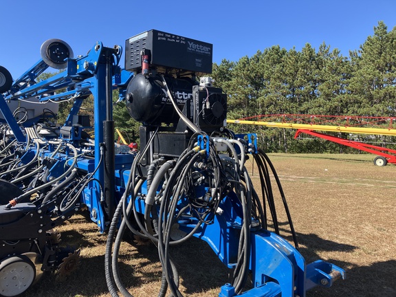 2015 Kinze 4900 Planter