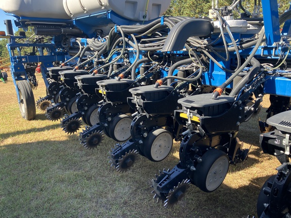 2015 Kinze 4900 Planter