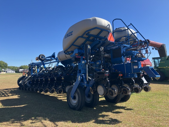 2015 Kinze 4900 Planter