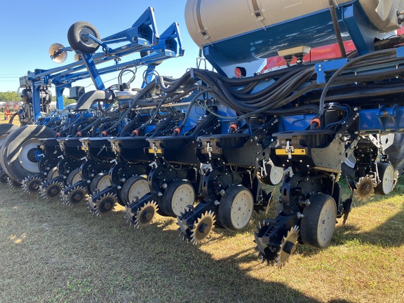 2015 Kinze 4900 Planter