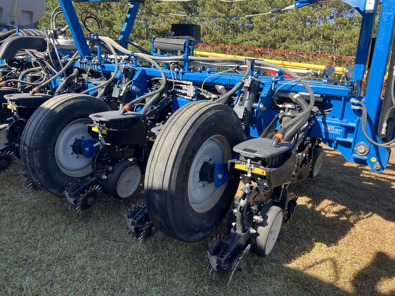 2015 Kinze 4900 Planter