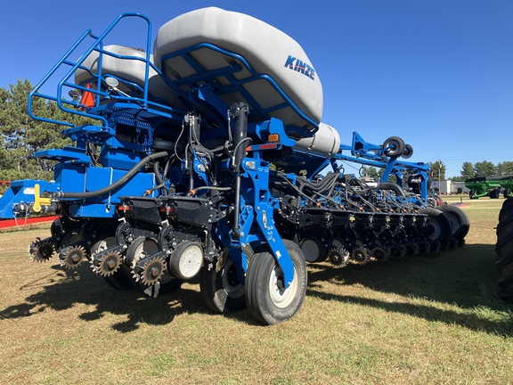 2015 Kinze 4900 Planter