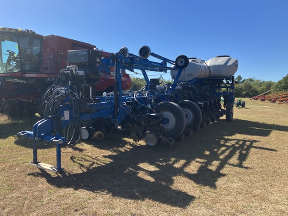 2015 Kinze 4900 Planter