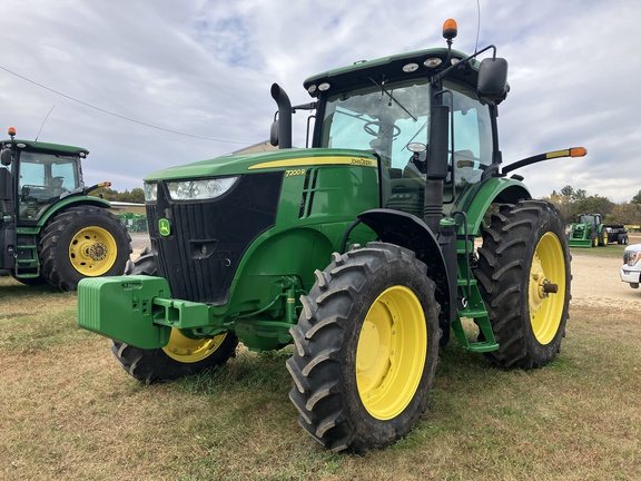 2012 John Deere 7200R Tractor