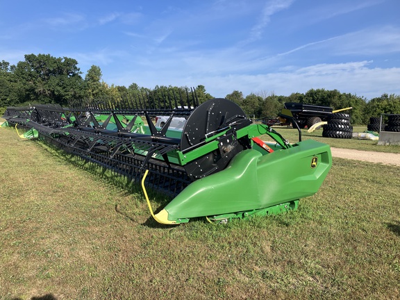 2024 John Deere RD40F Header Combine