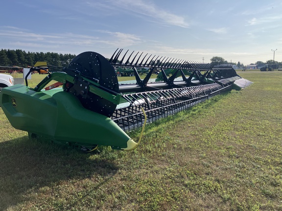 2024 John Deere RD40F Header Combine