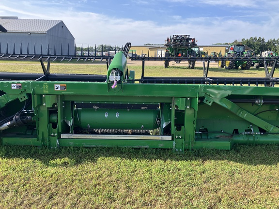 2024 John Deere RD40F Header Combine