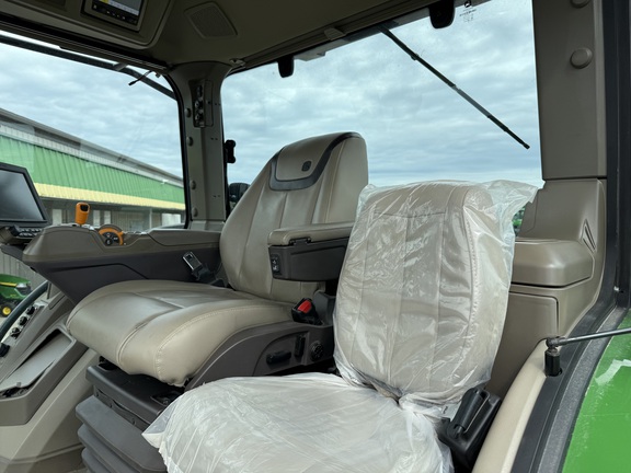 2023 John Deere 7R 310 Tractor