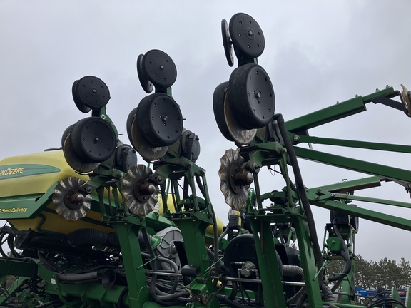 2008 John Deere 1790 Planter