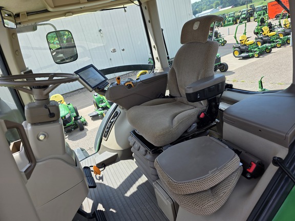 2014 John Deere 8370R Tractor