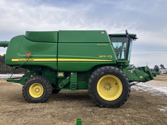 2009 John Deere 9670 STS Combine