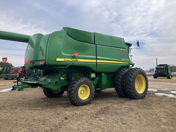2009 John Deere 9670 STS Combine