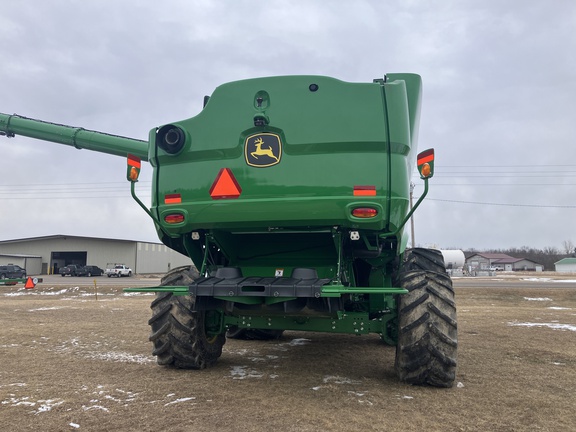2022 John Deere S780 Combine