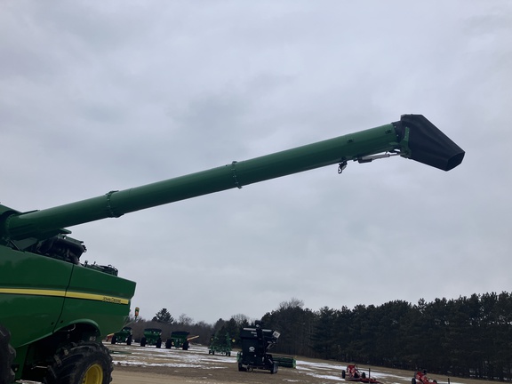 2022 John Deere S780 Combine