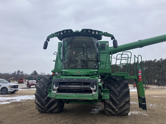 2022 John Deere S780 Combine