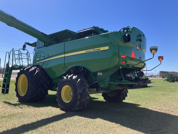 2022 John Deere S780 Combine