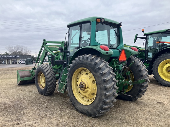 2002 John Deere 7320 Tractor