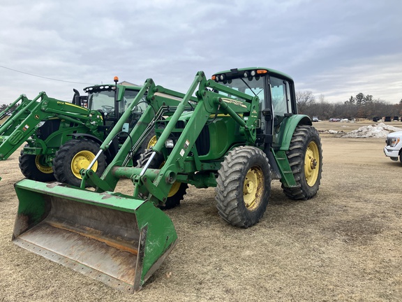 2002 John Deere 7320 Tractor