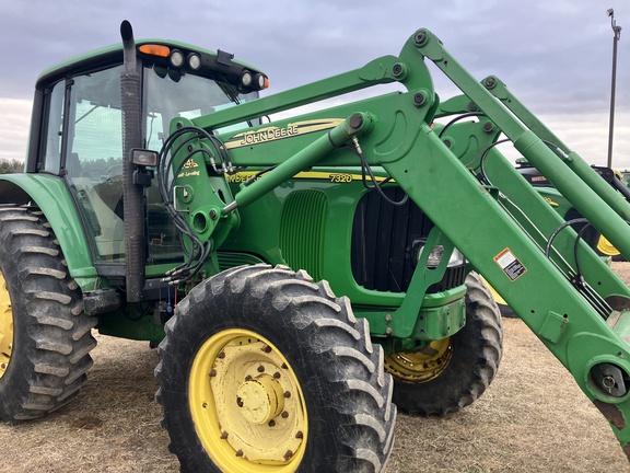 2002 John Deere 7320 Tractor