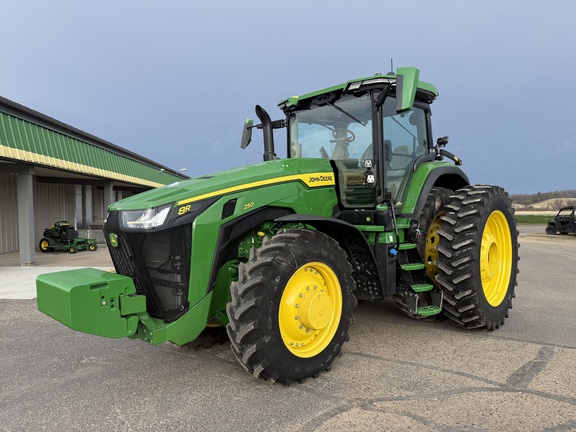 2025 John Deere 8R 250 Tractor