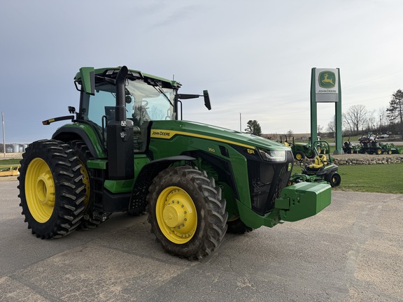 2025 John Deere 8R 250 Tractor