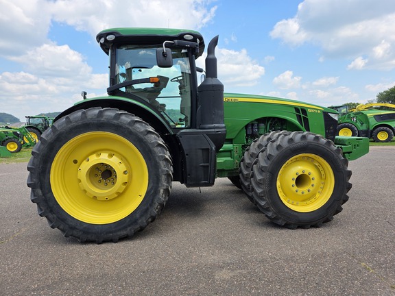 2014 John Deere 8370R Tractor