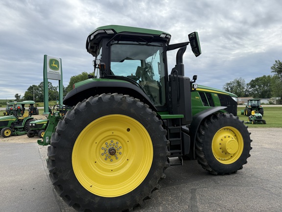 2023 John Deere 7R 310 Tractor