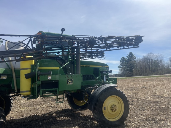 1998 John Deere 4700 Sprayer/High Clearance