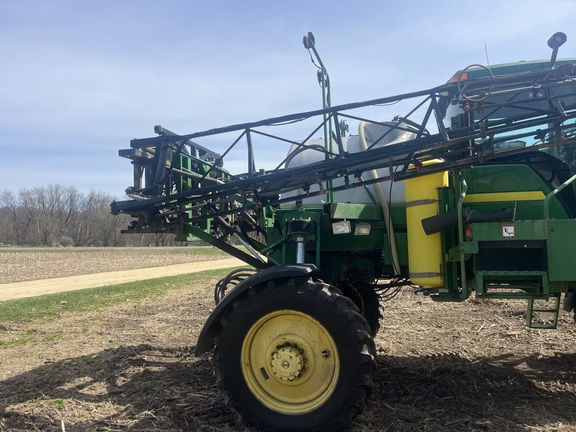 1998 John Deere 4700 Sprayer/High Clearance