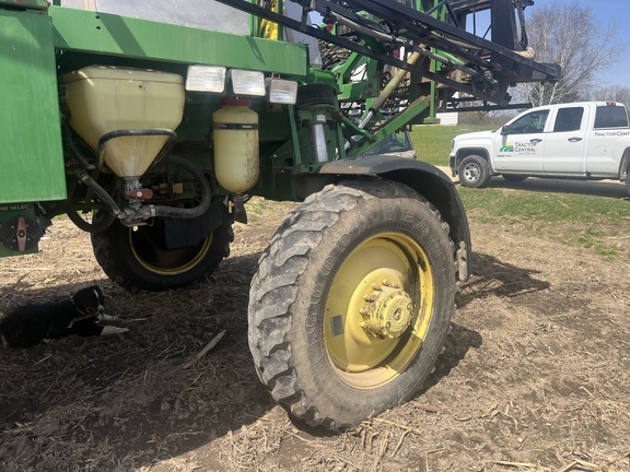 1998 John Deere 4700 Sprayer/High Clearance
