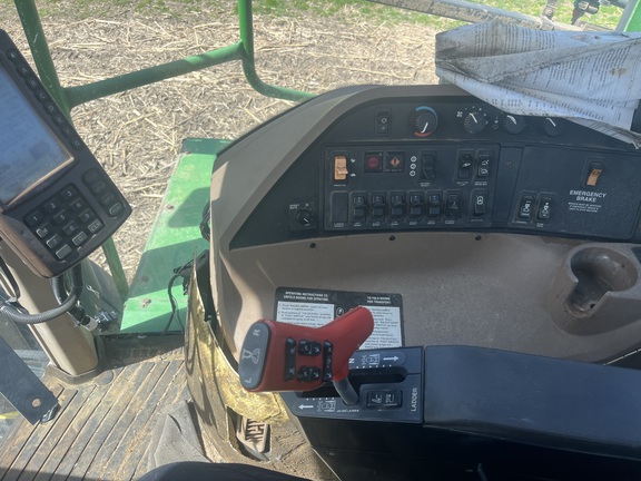 1998 John Deere 4700 Sprayer/High Clearance