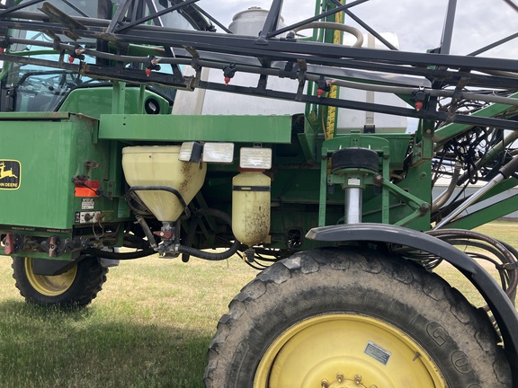 1998 John Deere 4700 Sprayer/High Clearance