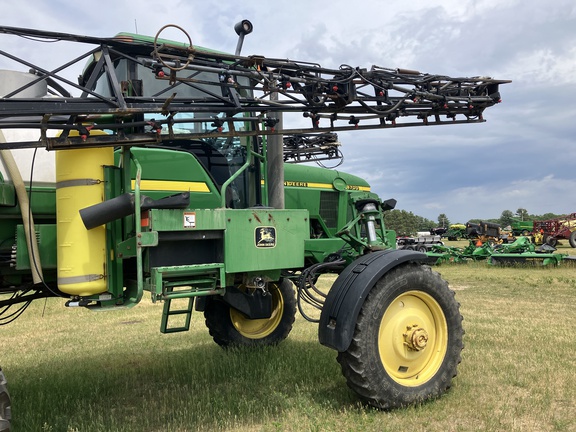 1998 John Deere 4700 Sprayer/High Clearance